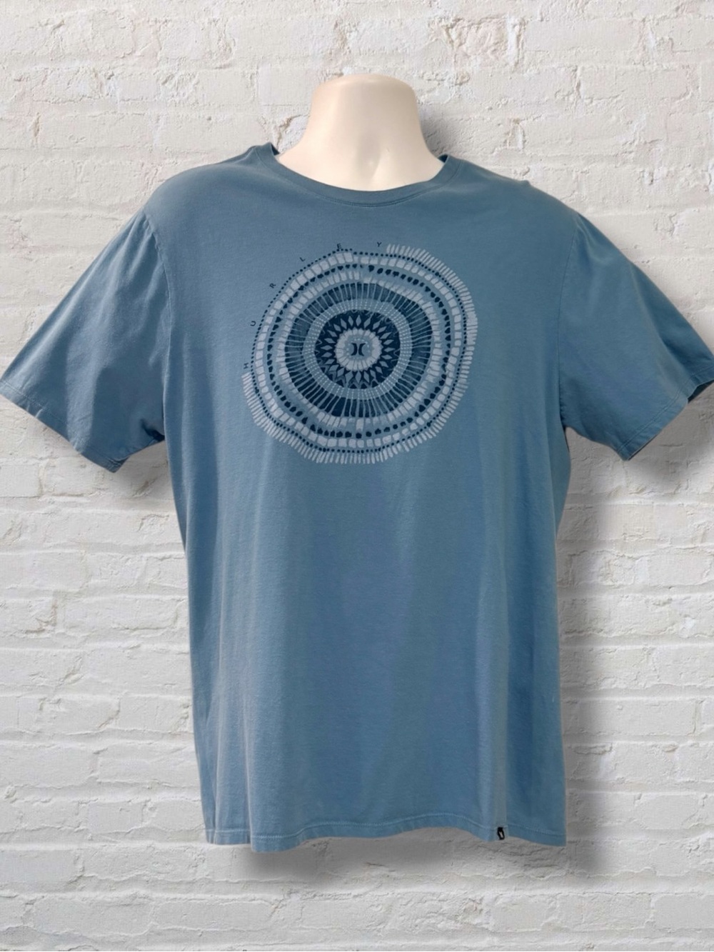 Hurley Men’s L Blue Mandala Circle Graphic T-Shirt 100% Cotton Surf Skate